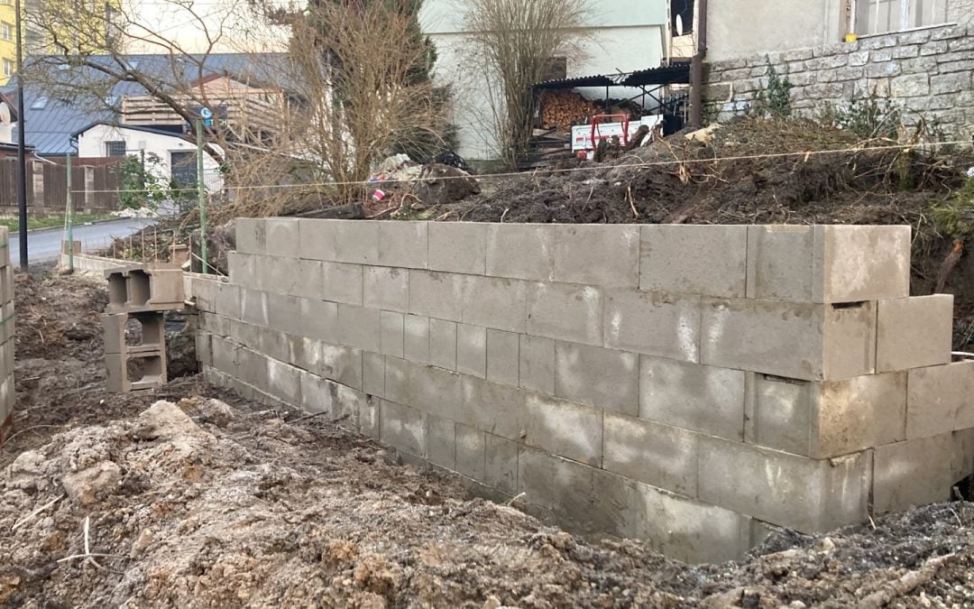 Revitalizace a obnova kamenného plotu zahrady RD Železný brod